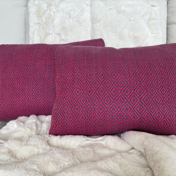 Set of 2 Williams Sonoma Red and Gray Throw Pillow - Picture 1 of 8